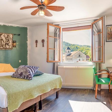Hotel-Restaurant Le Sorgia Bellegarde-sur-Valserine ภายนอก รูปภาพ