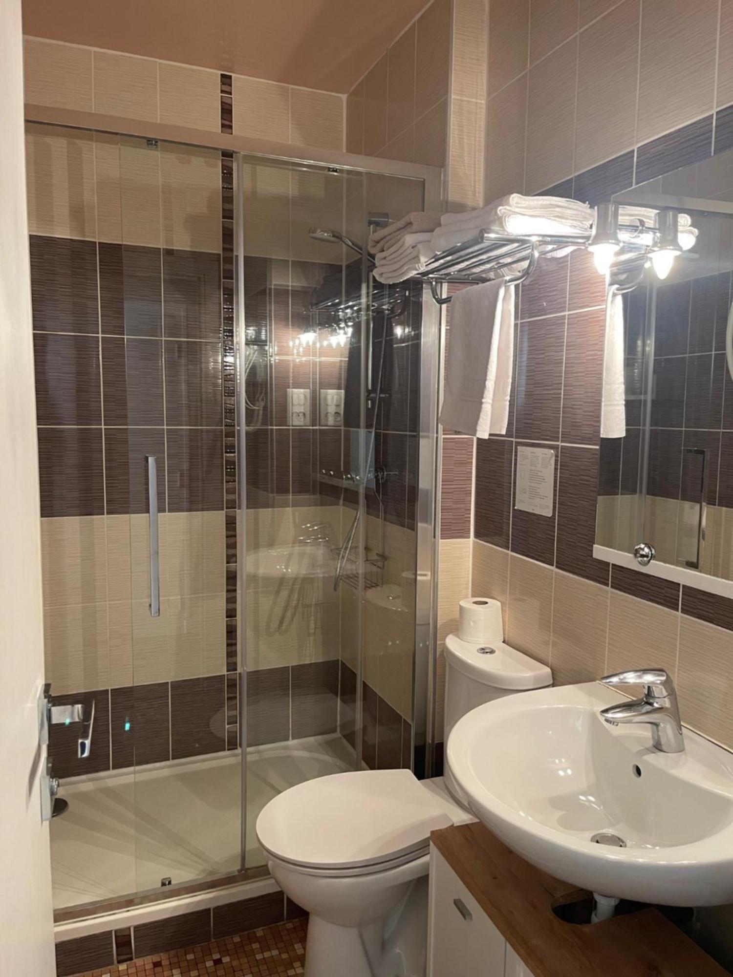 Hotel-Restaurant Le Sorgia Bellegarde-sur-Valserine ภายนอก รูปภาพ