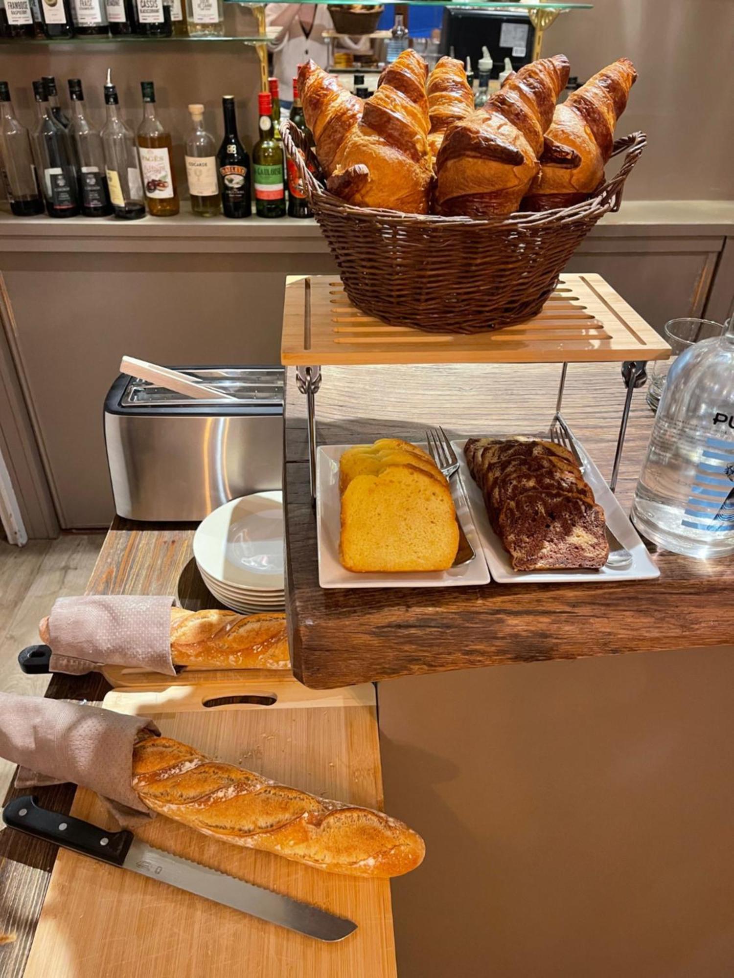 Hotel-Restaurant Le Sorgia Bellegarde-sur-Valserine ภายนอก รูปภาพ